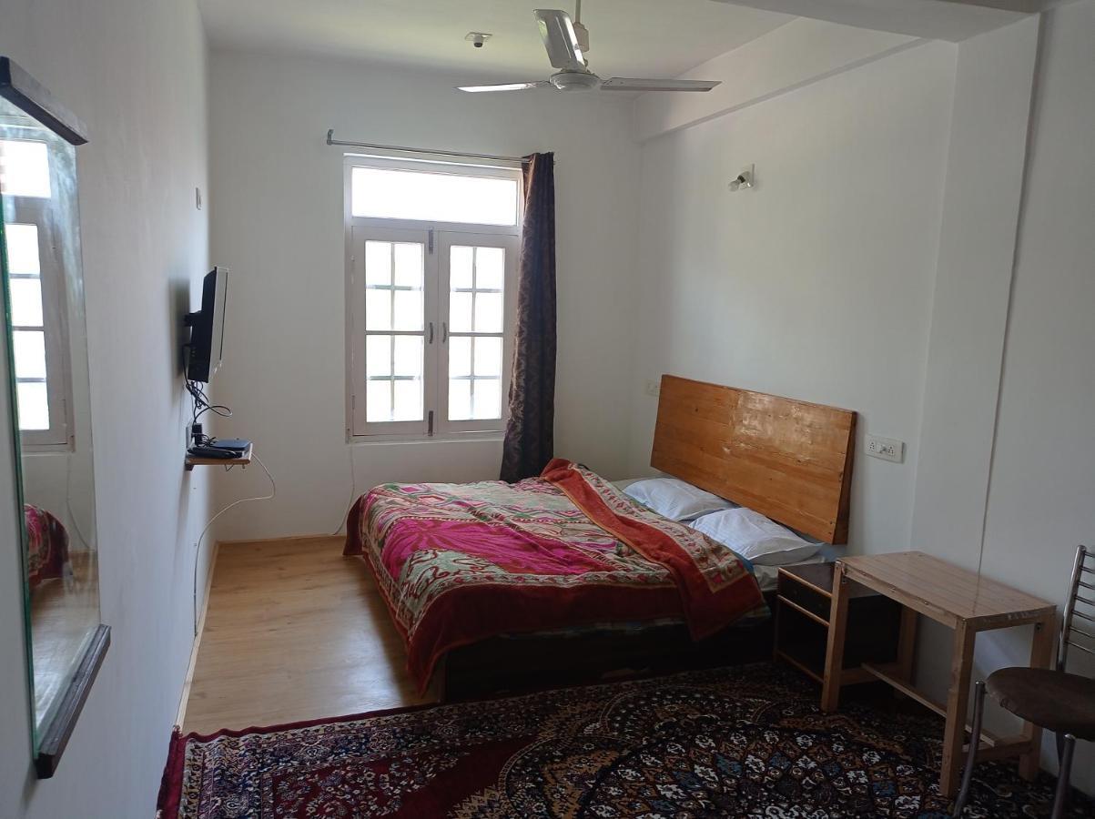 The Ile Hotel Srinagar  Luaran gambar